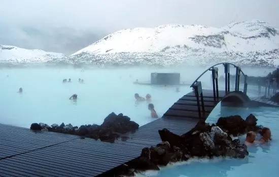 也太热了吧，我只好看看冰岛的美图来降降温了！