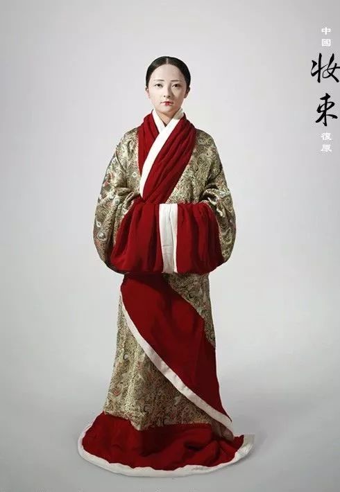 这群年轻人用11年复刻的200套中国古服，惊艳了世界！